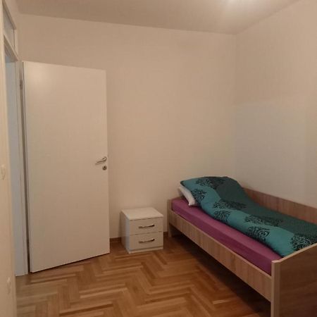 Rooms Near The Airport Sarajevo Luaran gambar
