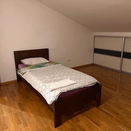 Rooms Near The Airport Sarajevo Luaran gambar