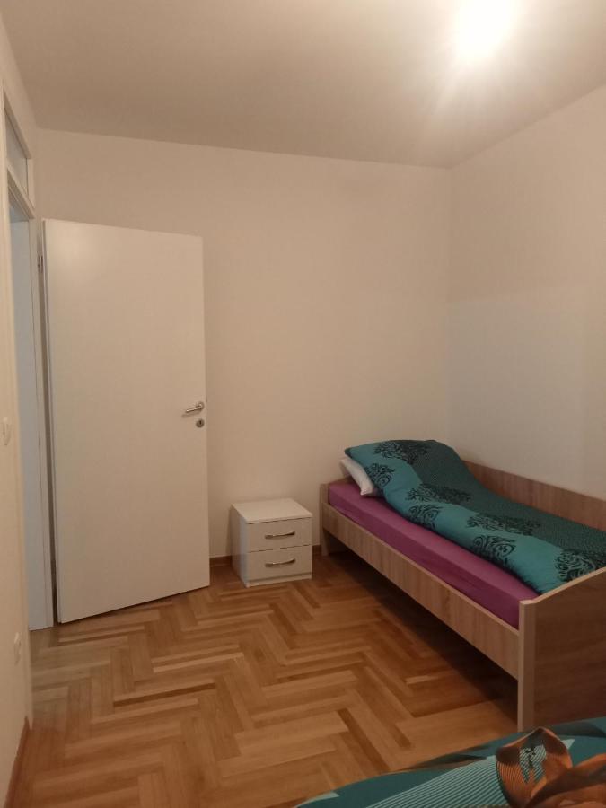 Rooms Near The Airport Sarajevo Luaran gambar